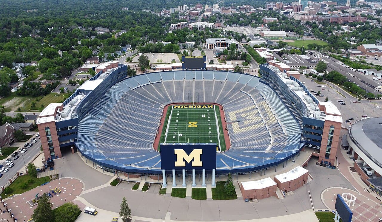 Ann Arbor & Michigan Stadium, Michigan — destination view