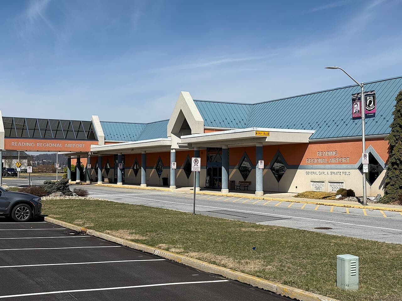 Airport facilities at Reading Regional Airport (Carl A Spaatz Field) (RDG)