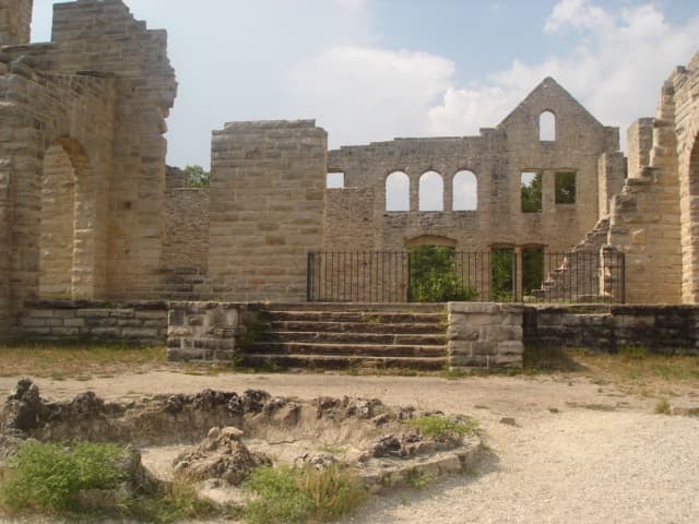Ha Ha Tonka State Park, Missouri — destination view
