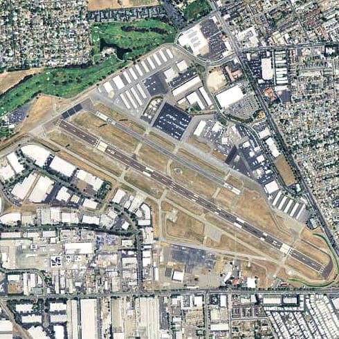 Hayward Executive Airport — airport photograph